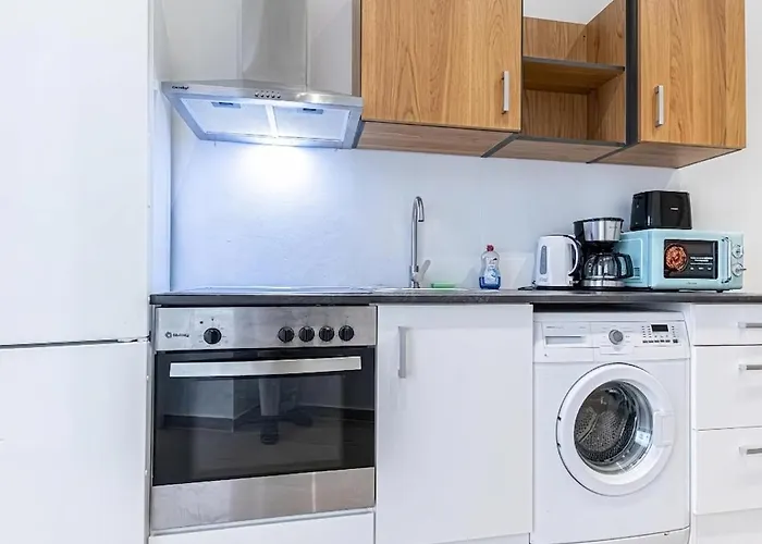 Prime Location - 1 Bedroom With Wifi & Tv